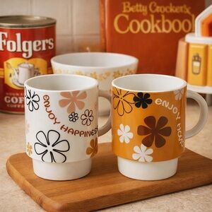 Retro 1970s Flower Power Pedestal Mugs Brown and White: Set of 2